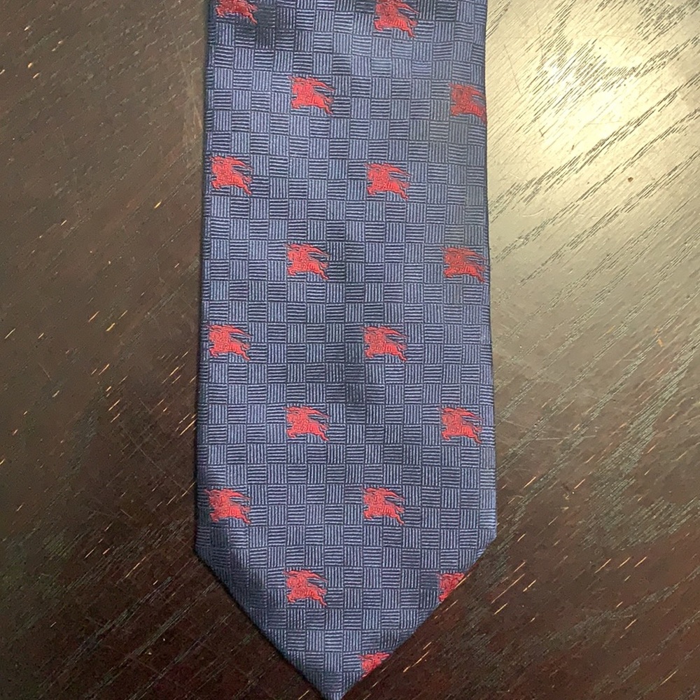 Men's Burberry tie (100% silk)